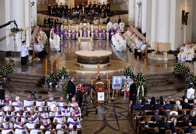 Uroczystości pogrzebowe abp. Szczepana Wesołego w Katowicach