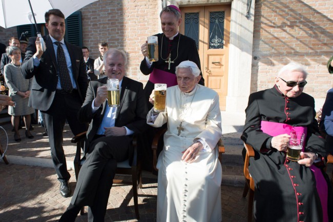 Benedykt XVI świętował 90. urodziny - 17 kwietnia 2017